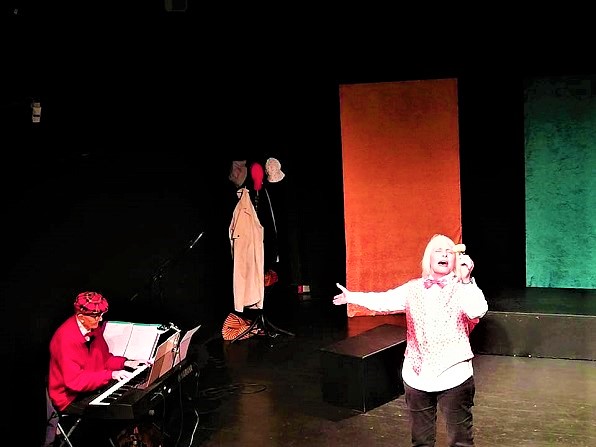 TeaterThea22042111 BildTeaterThea22042111